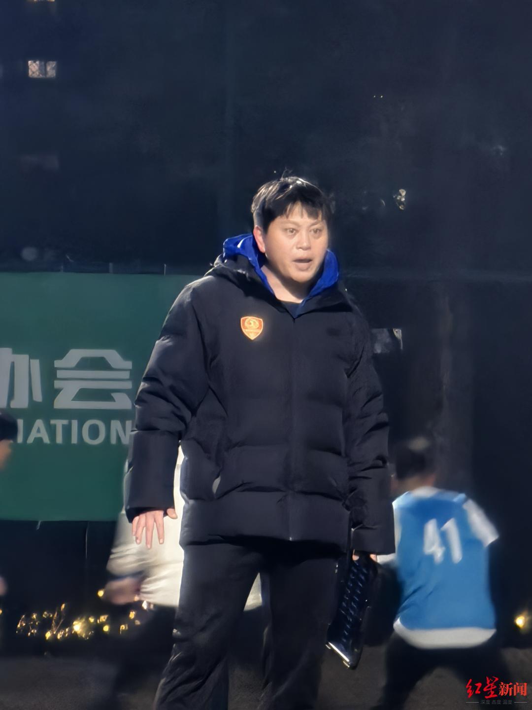 开云体育官网-成都锦城队提前一个多月开始冬训,年龄最大球员每天跑动5000米